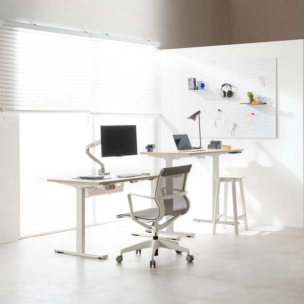 리바트 듀얼모터 모션데스크 라이트