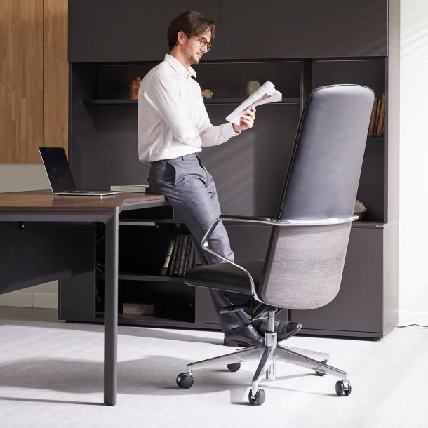 리바트 밸리오소 중역의자