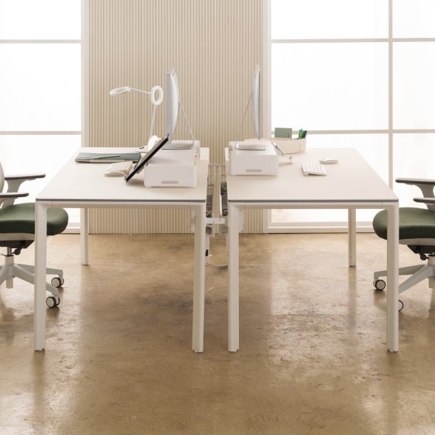 오피스원 일반형 책상+수평 배선 덕트 패키지