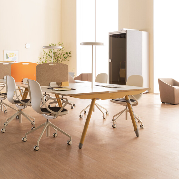 볼루토 커뮤니티 테이블